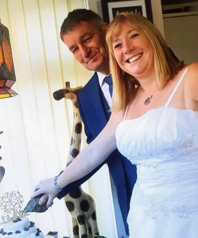 Sally dan Neville Hollingsworth.