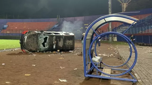 kerusuhan di stadion Kanjuruhan, Malang