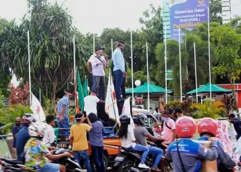 Aliansi Pemuda Gelar Demo di Kawasan Gong Perdamaian Dunia Ambon.