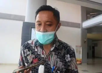 Kepala Kesbangpol Kota Ambon Yan Suitela