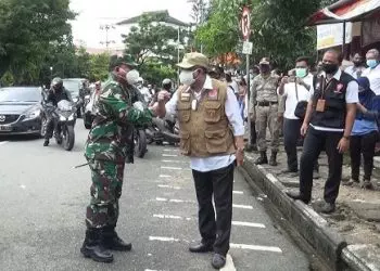 Pangdam XVI Pattimura Tinjau Posko PPKM Kelurahan Batu Meja.