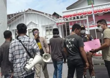 Mahasiswa SBT Desak Kejati Periksa Proyek Jalan Lingkar Teor
