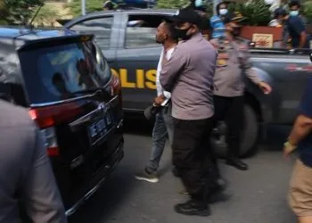 Demo Tolak PPKM Berakhir Ricuh Polisi Amankan Sejumlah Mahasiswa