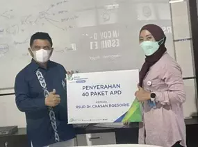 40 Paket APD Diserahkan BPJAMSOSTEK Cabang Ternate Untuk RSUD Chasan Boesoeirie