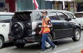 Sapulette: Parkir Tidak Pada Tempatnya Kita Derek