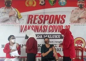 Polda Maluku Beri Vaksinasi Kepada 81 Warga Pada Hari Kemerdekaan