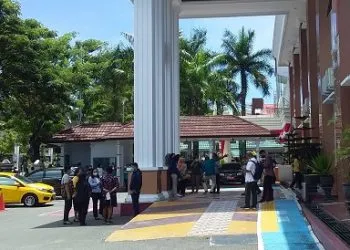 Gempa 5.9 Terasa Di Ambon, Pegawai PN Ambon Berhamburan Keluar Kantor