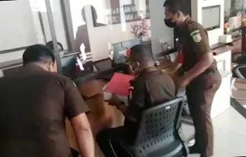 Berkas Perkara Tersangka Korupsi Pembangunan Col Storage Masuk Pengadilan
