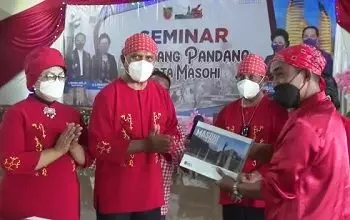 Pemkab Malteng Launching Buku Masohi Tiga Zaman