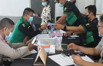 Polres SBB Tempatkan Vaksinator Layani Warga Yang Belum Divaksin