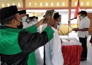 Safari Kerja Di Leihitu Bupati Abua Serahkan Paket Bantuan Pemberdayaan