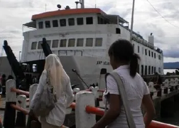 Jelang Lebaran, Pelabuhan Feri di Ternate Alami Peningkatan 80 Persen Penumpang Mudik