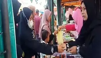 Pasar Waimital, Ramai Dengan Penjual Takjil Selama Ramadhan