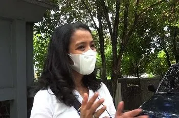 Berita Maluku, Ambon – Ketua Serikat Pekerja RS Sumber Hidup, Steny Sopamena bersikukuh tetap membawa persoalan 82 tenaga kesehatan (Nakes) dan karyawan yang bekerja di RS Sumber Hidup ke Pengadilan.