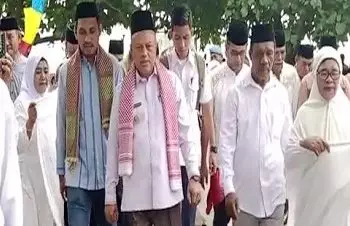 Penjabat Bupati Buru Ajak Warga Desa Seith Makmurkan Masjid Baiturrahman