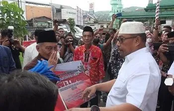 Sapi kurban Pemberian Presiden Jokowi Diserahkan Gubernur Murad Ismail