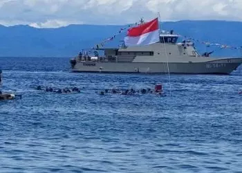 77 Penyelam Malut Gelar Upacara HUT ke-77 Kemerdekaan RI di Bawah Laut