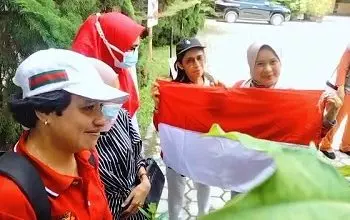 Semarak HUT RI-77, Pemda Malteng Bagikan 2000 Lembar Bendera