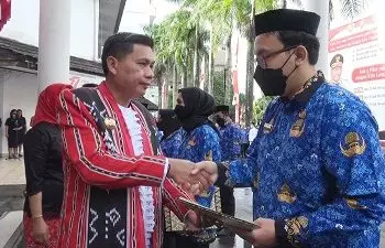 146 CPNS dan PPPK Pemkot Ambon Terima SK Pengangatan di HUT Proklamsi 77