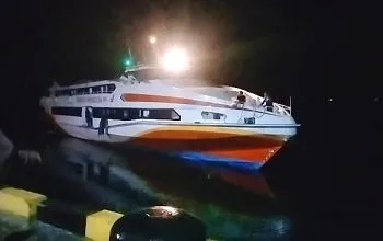 Mati Mesin, KM Express Pricilisila 99 Terombang-Ambing di Laut