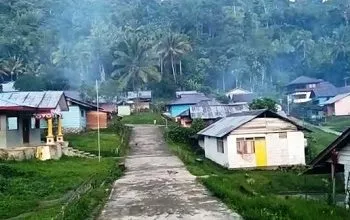 Proyek Jalan Tembus Desa Neniari Gunung Terhenti Sementara Akibat Pasokan Solar Kosong