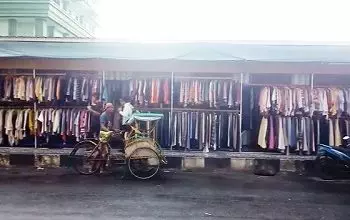 Pedagang Alih Fungsi Kios Jadi Lapak Cakbor