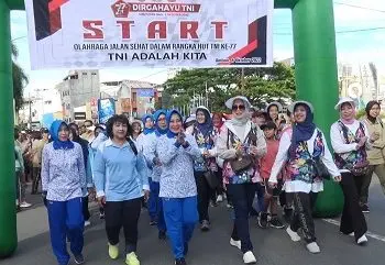 Meriahkan HUT TNI Ke 77, Kodam XVI Pattimura Gelar  Jalan Sehat Bersama