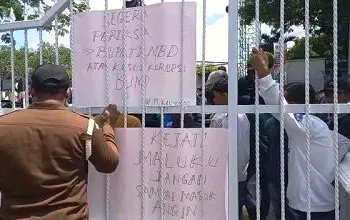 Kasus Suap PT Kalwedo Kembali Menyeruak Mahasiswa Desak Kejati Periksa Bupati Benyamin Noah