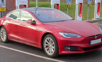 Tesla Tarik Kembali Lebih Dari 80.000 Mobil