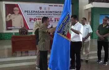 Penjabat Bupati Maluku Tengah Lepas 185 Atlit Menuju POPMAL IV