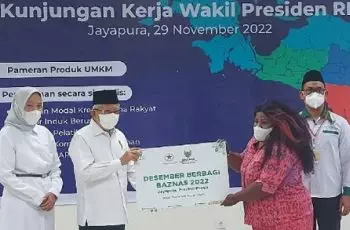 Wapres Ma'ruf salurkan 600 paket sembako Baznas bagi rumah ibadah di Jayapura