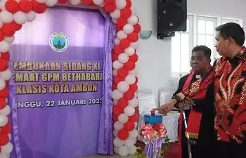 Pj Walikota Bareng Ketua Klasis Kota Ambon Buka Persidangan Jemaat Bethabara ke- 40