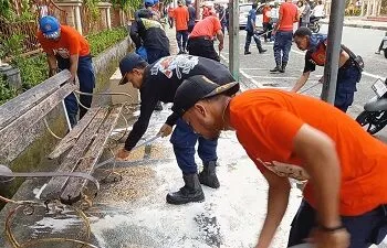 Damkar Gelar Aksi Bersih Kota, Jelang HUT Damkar ke-104