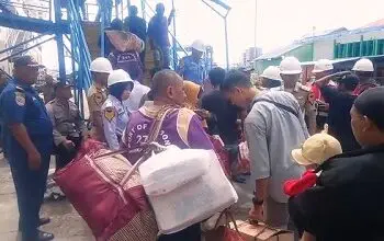 Pergerakan Pemudik di Pelabuhan Yos Sudarso Ambon Mulai Terlihat