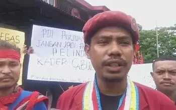 PMKRI-GEMAFURU Seruduk Kantor DPD PDIP Maluku Minta Jordis Rumasoal Dipecat