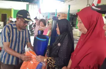 Pemkot Jayapura Serahkan Bantuan Kepada Korban Kebakaran di Abepura e1686999108440