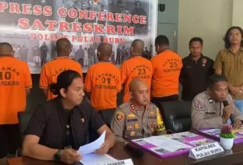 Polres Buru Tetapkan Lima Tersangka Kasus Jatuhnya Kontainer B3