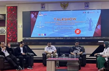 Juru Bicara KPK Ali Fikri (kiri) di Acara Talk Show bertema Optimalisasi Asset Recovery dan Integrasi Pemberantasan Korupsi di Universitas Brawijaya, Malang, Jawa Timur, Senin (18/9/2023).