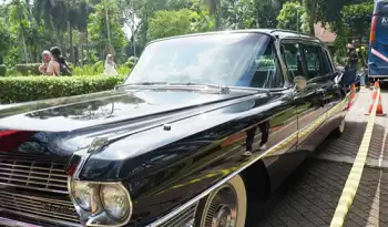 Eks mobil dinas RI-1 jenis Cadillac Fleetwood 75 Limousine