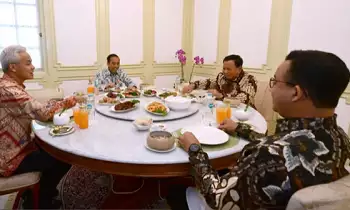 Presiden Joko Widodo makan siang bersama tiga calon presiden yang akan berpartisipasi pada pemilihan presiden 2024, yaitu Prabowo Subianto, Ganjar Pranowo, dan Anies Baswedan di Istana Merdeka, Jakarta