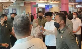 Presiden Joko Widodo menjenguk dan mendoakan Doni Monardo