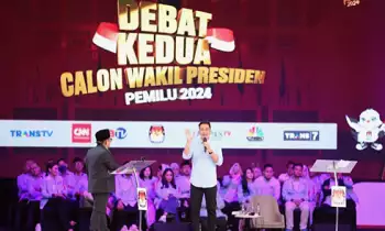 Cawapres nomor urut 2 Gibran Rakabuming Raka saat mengikuti debat ke dua Pilpres 2024 di JCC, Jakarta