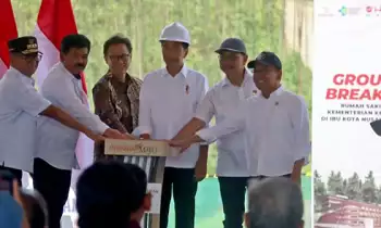 Presiden Joko Widodo didampingi Pj Gubernur Kalimantan Timur Akmal Malik dan Para Menteri saat meresmikan Rumah Sakit Umum Pusat di Ibu Kota Nusantara, Penajam Paser Utara, Kalimantan Timur