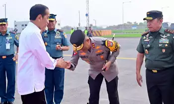 Presiden Joko Widodo saat akan menuju Sulawesi Utara