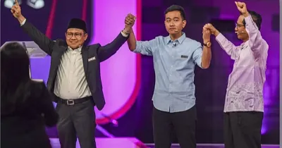 Cawapres nomor urut 1 Muhaimin Iskandar (kiri), cawapres nomor urut 2 Gibran Rakabuming Raka (tengah), dan cawapres nomor urut 3 Mahfud MD (kanan)