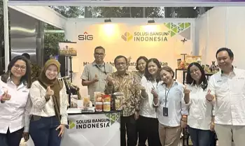 Direktur Utama PT Semen Indonesia (Persero) Tbk (SIG) Donny Arsal