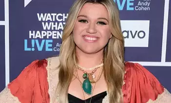 Penyanyi asal Amerika Serikat Kelly Clarkson