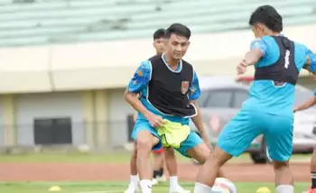 Pemain Malut United menjalani latihan jelang menghadapi Persela Lamongan