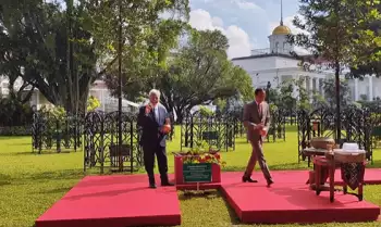 Presiden RI Joko Widodo melakukan penanaman pohon bersama PM Timor Leste Xanana Gusmao di Istana Bogor