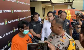 Kapolsek Tanjung Priok Jakarta Utara Kompol Nazirwan menggelar jumpa pers